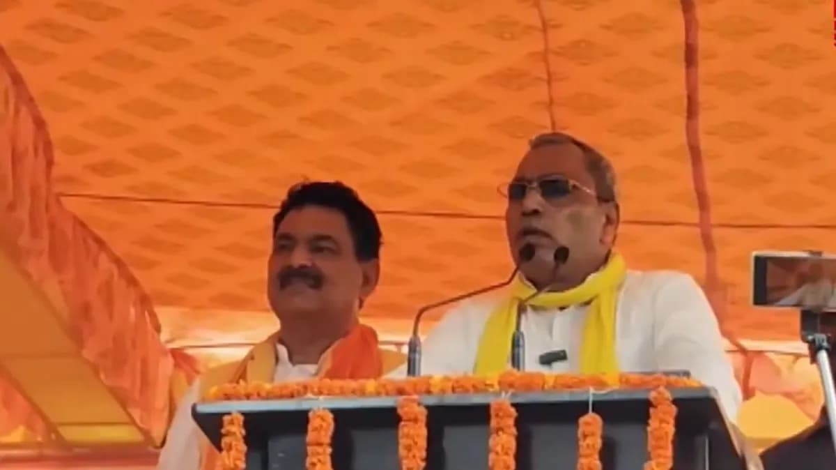 Uttar Pradesh Minister Criticizes Congress and Samajwadi Party