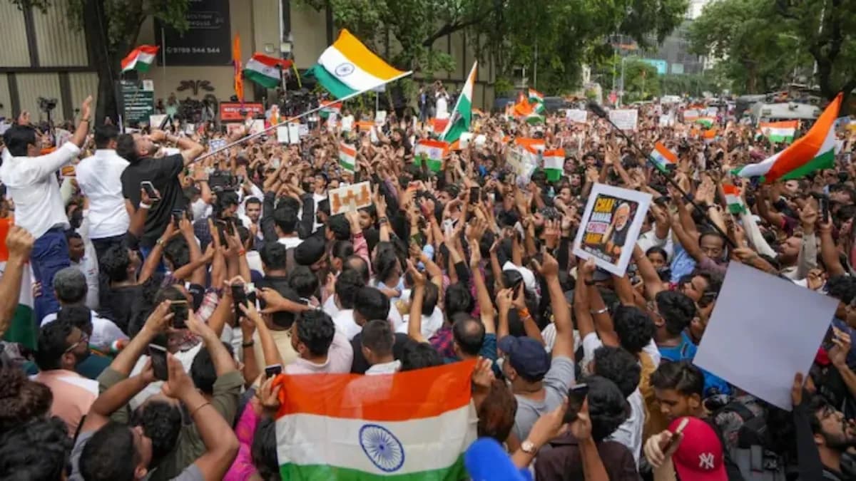 Maharashtra Government Withdraws Cases Against Students Protesting NEET Paper Leak