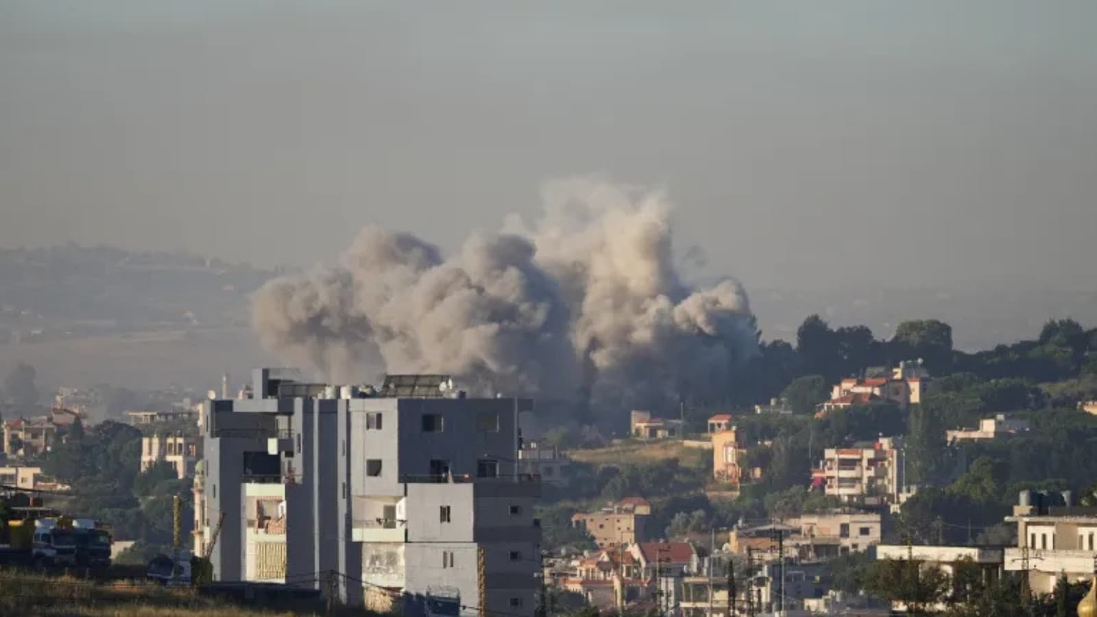 Israeli Airstrikes Hit Southern Lebanon as Ceasefire Talks Stall